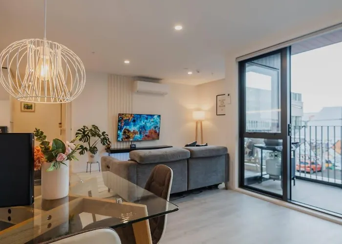 Designer\'S Pad In Central City
