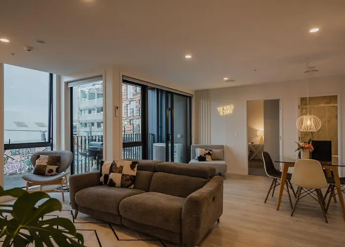 Designer\'S Pad In Central City