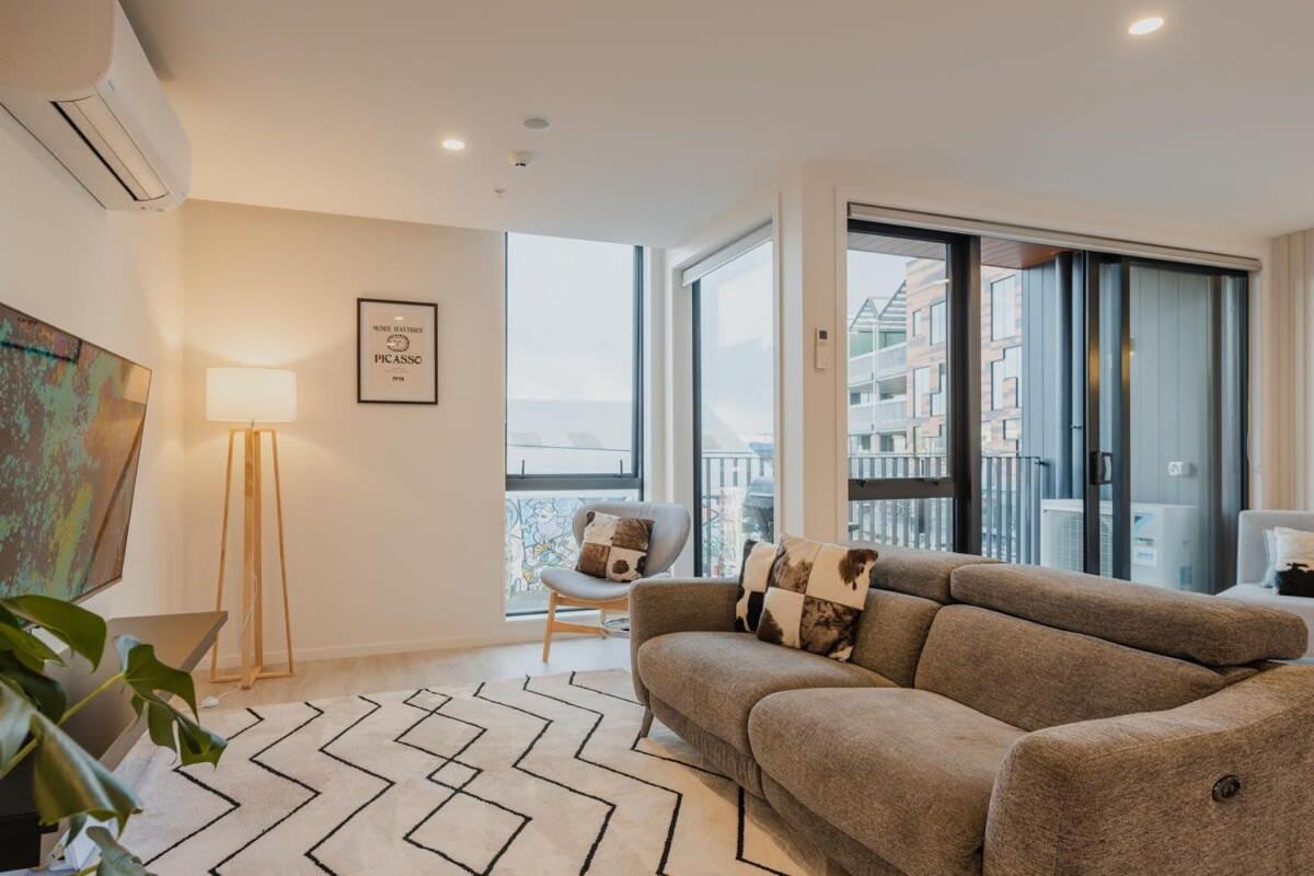 Apartment Designer's Pad In