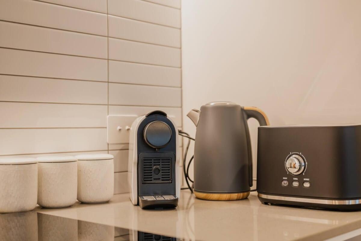 Designer's Pad In Apartment *