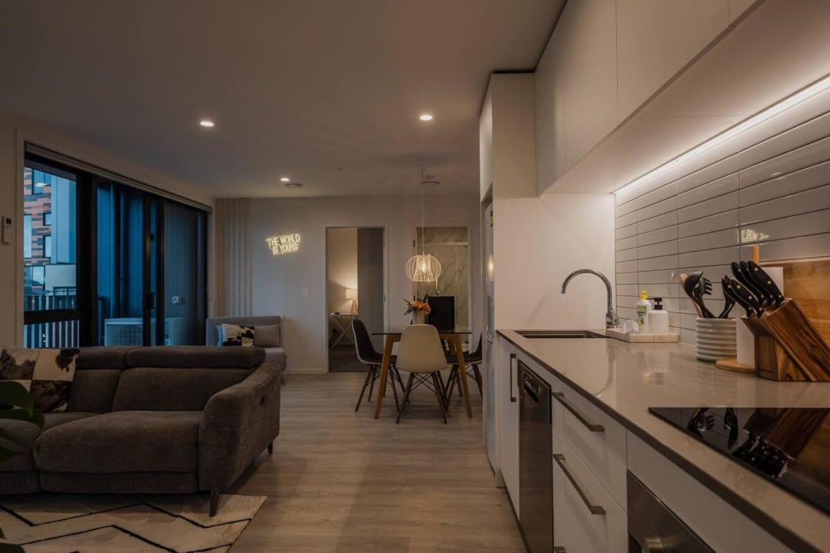 Apartment Designer's Pad In *